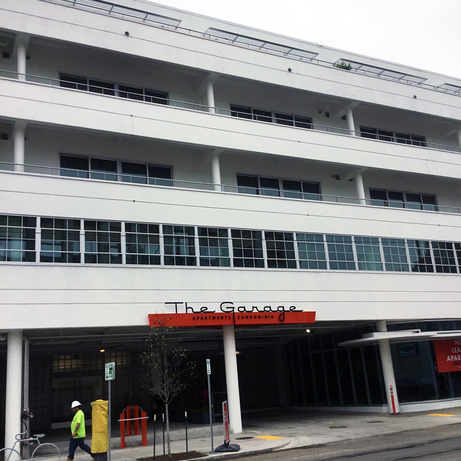 Commercial building plaster facade